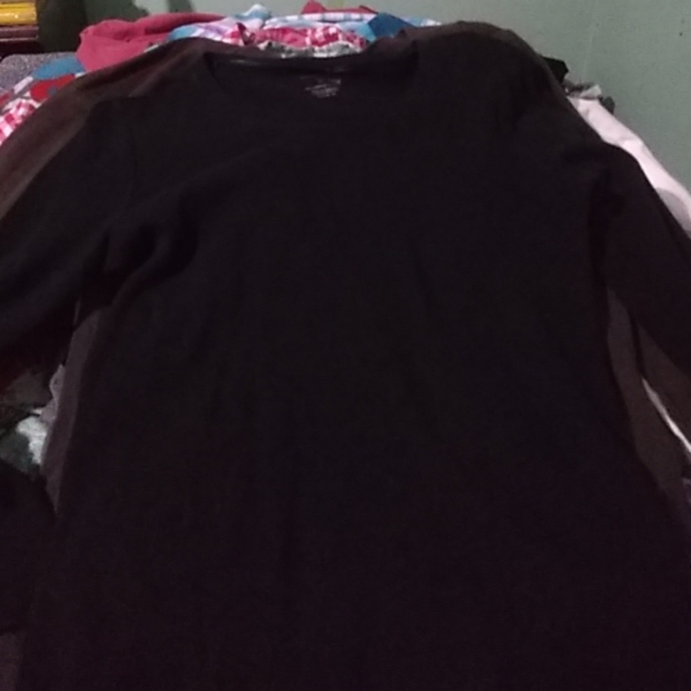 White stag black long sleeve